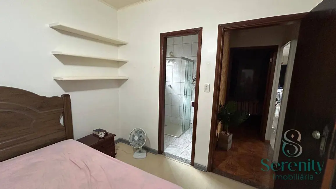 Foto 2 de Casa com 3 quartos à venda, 275m2 em Califórnia, Londrina - PR