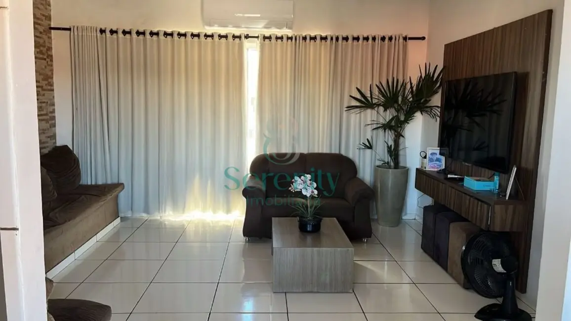Foto 2 de Sobrado com 3 quartos à venda, 231m2 em Ricardo, Londrina - PR