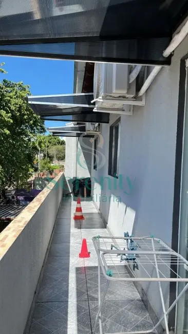 Foto 3 de Sobrado com 3 quartos à venda, 231m2 em Ricardo, Londrina - PR