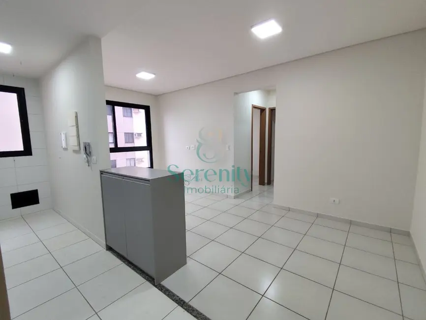 Foto 3 de Apartamento com 2 quartos para alugar, 55m2 em Vila Brasil, Londrina - PR