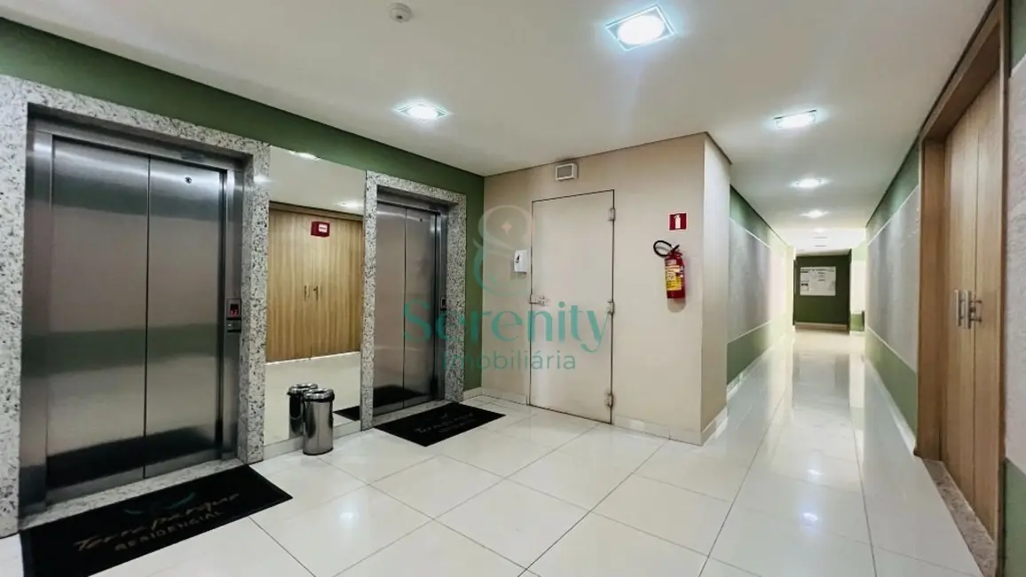 Foto 2 de Apartamento com 3 quartos para alugar, 58m2 em Champagnat, Londrina - PR
