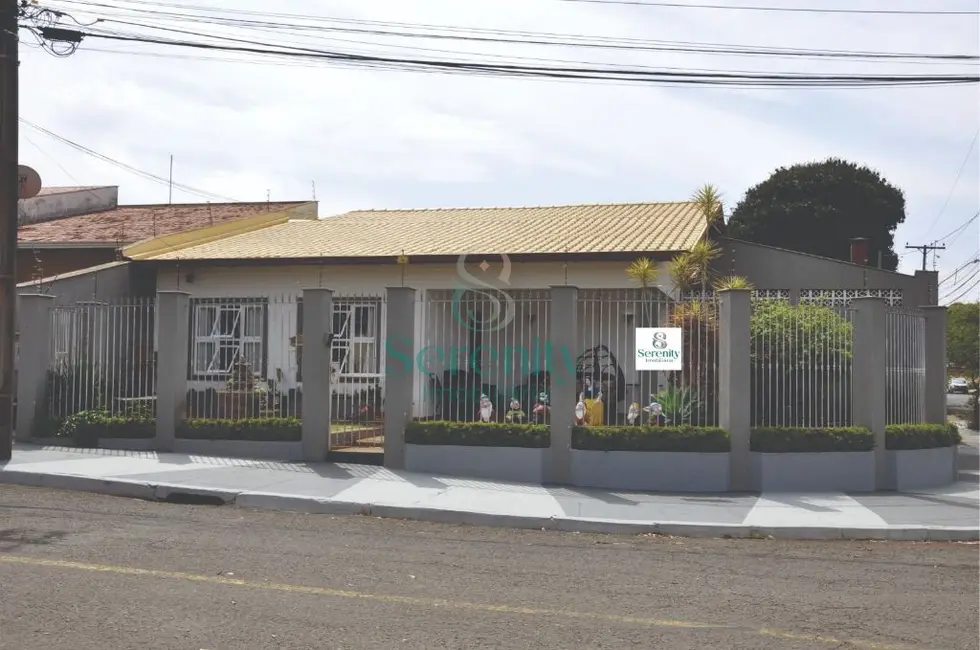 Casa com 3 quartos à venda, 248m2 em Coliseu, Londrina - PR - imagem 1 Foto 1 de Casa com 3 quartos à venda, 248m2 em Coliseu, Londrina - PR