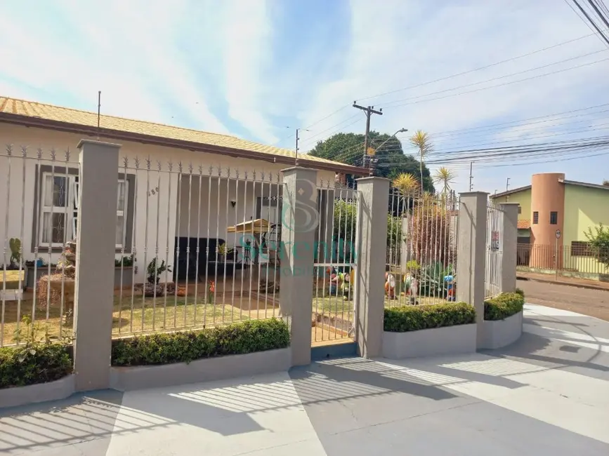 Casa com 3 quartos à venda, 248m2 em Coliseu, Londrina - PR - imagem 5 Foto 5 de Casa com 3 quartos à venda, 248m2 em Coliseu, Londrina - PR