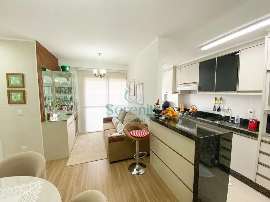 Foto 2 de Apartamento com 2 quartos para alugar, 61m2 em Parque Jamaica, Londrina - PR