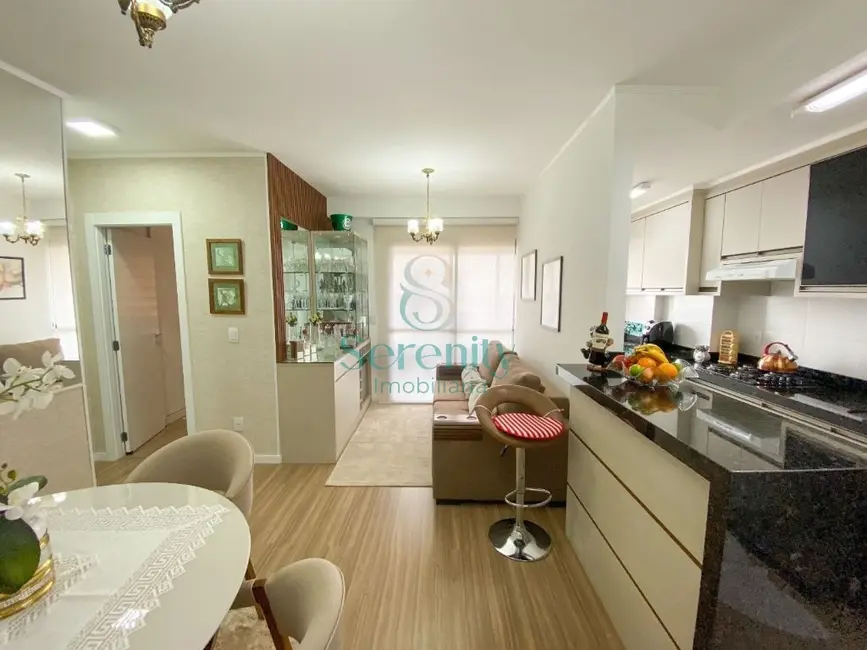 Foto 3 de Apartamento com 2 quartos para alugar, 61m2 em Parque Jamaica, Londrina - PR