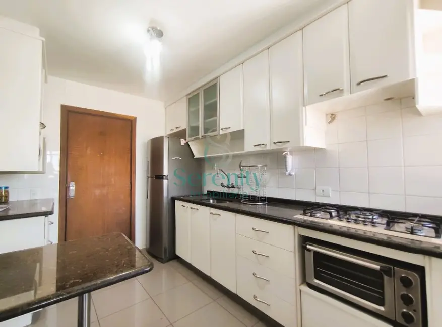 Apartamento com 3 quartos à venda, 107m2 em Centro, Londrina - PR - imagem 7 Foto 7 de Apartamento com 3 quartos à venda, 107m2 em Centro, Londrina - PR
