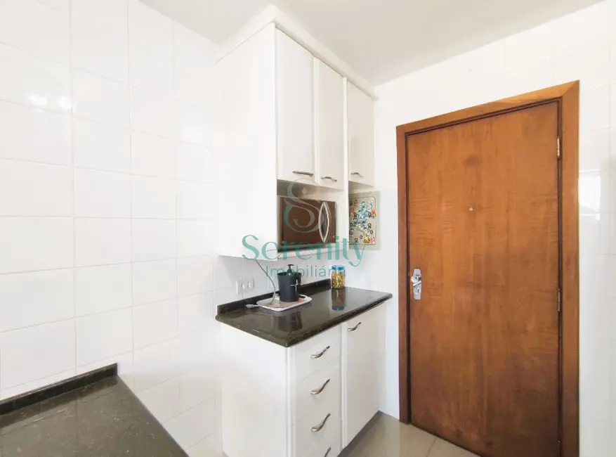 Apartamento com 3 quartos à venda, 107m2 em Centro, Londrina - PR - imagem 9 Foto 9 de Apartamento com 3 quartos à venda, 107m2 em Centro, Londrina - PR