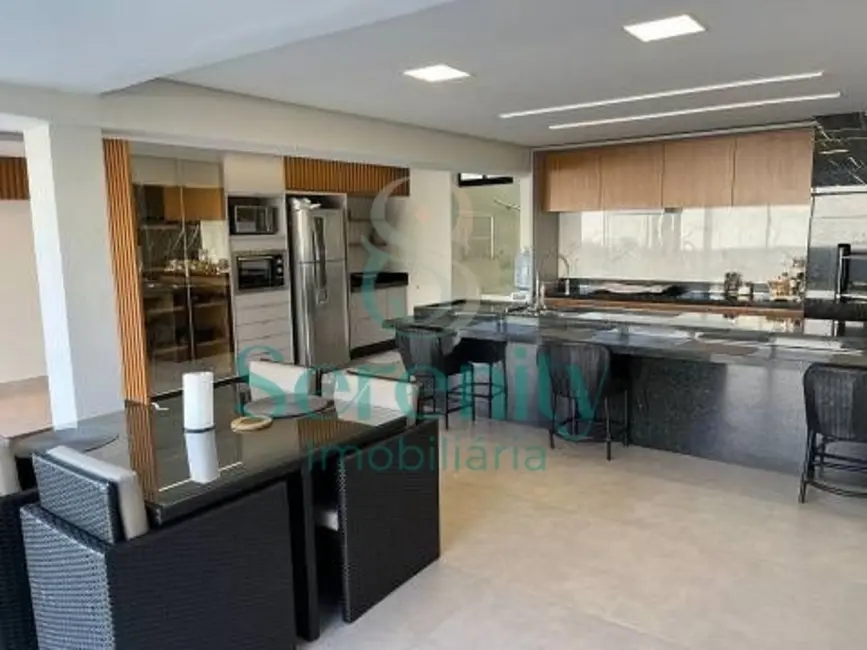 Sobrado com 4 quartos à venda, 389m2 em Jardim Lolata, Londrina - PR - imagem 7 Foto 7 de Sobrado com 4 quartos à venda, 389m2 em Jardim Lolata, Londrina - PR