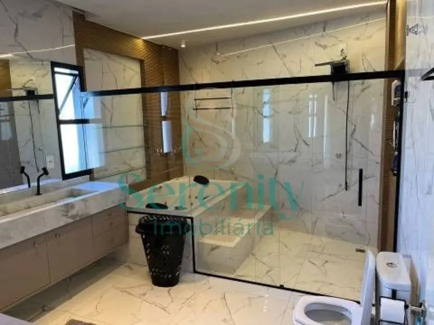 Sobrado com 4 quartos à venda, 389m2 em Jardim Lolata, Londrina - PR - imagem 6 Foto 6 de Sobrado com 4 quartos à venda, 389m2 em Jardim Lolata, Londrina - PR