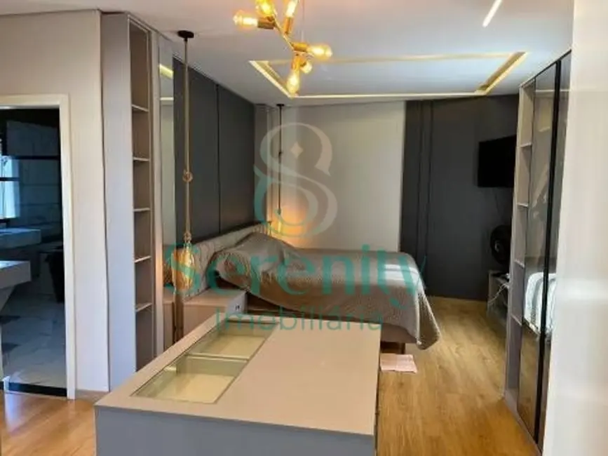 Sobrado com 4 quartos à venda, 389m2 em Jardim Lolata, Londrina - PR - imagem 4 Foto 4 de Sobrado com 4 quartos à venda, 389m2 em Jardim Lolata, Londrina - PR