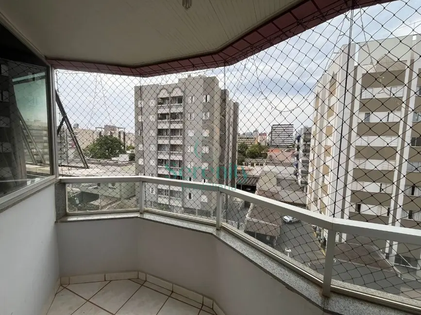 Foto 5 de Apartamento com 3 quartos para alugar, 80m2 em Vila Larsen 1, Londrina - PR