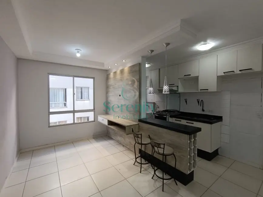 Foto 3 de Apartamento com 2 quartos para alugar, 46m2 em Conjunto Habitacional Santiago II, Londrina - PR