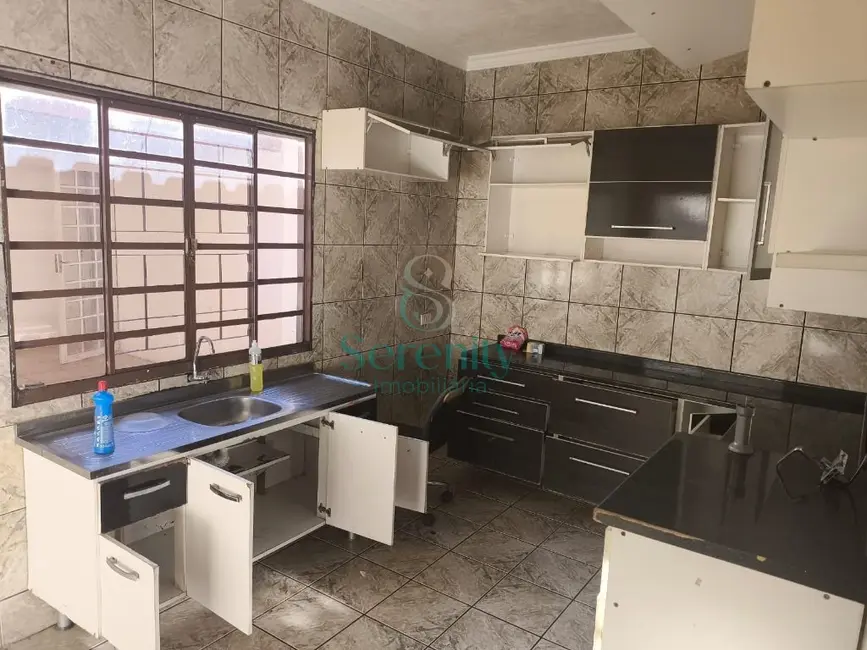 Foto 6 de Casa com 3 quartos para alugar, 80m2 em Residencial Moradias Tibagi, Londrina - PR