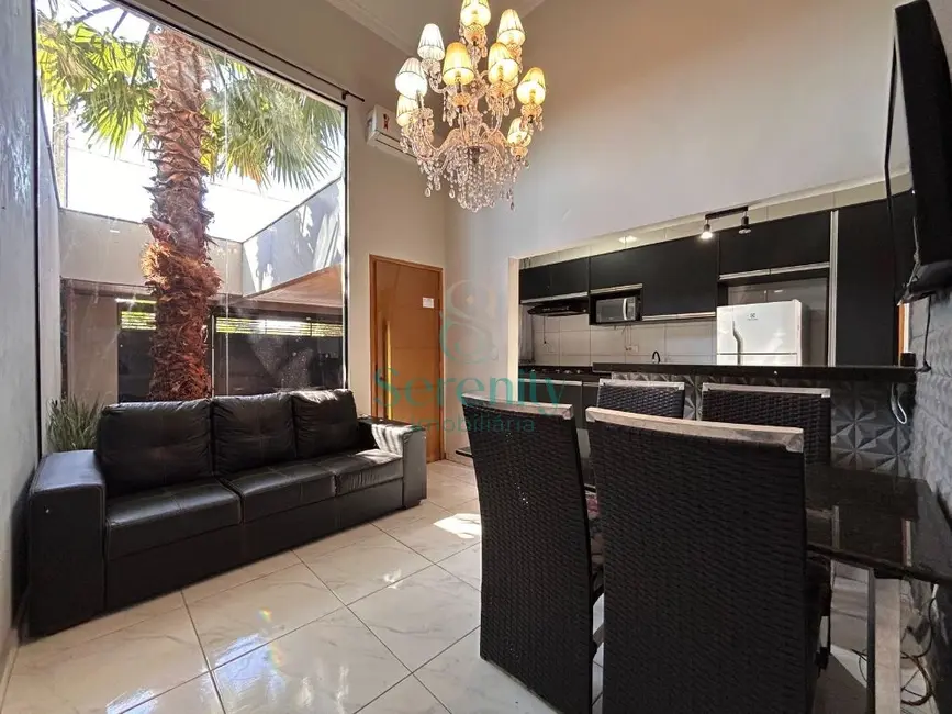 Foto 2 de Casa com 3 quartos para alugar, 90m2 em Jardim Tókio, Londrina - PR