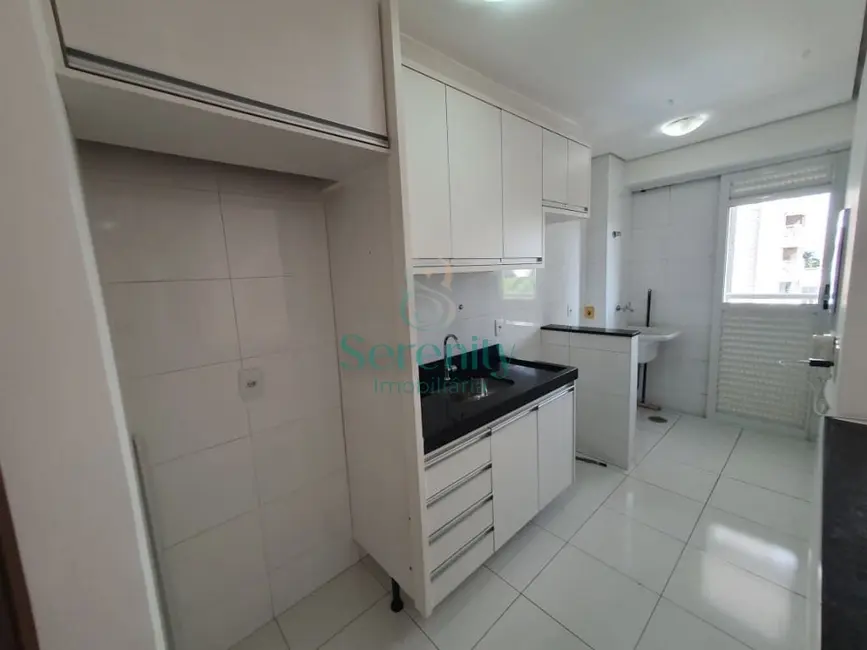 Foto 4 de Apartamento com 3 quartos para alugar, 77m2 em Santa Rosa, Londrina - PR