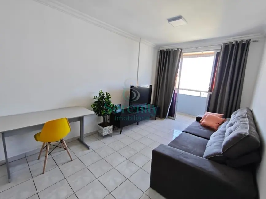 Foto 3 de Apartamento com 2 quartos para alugar, 70m2 em Centro, Londrina - PR