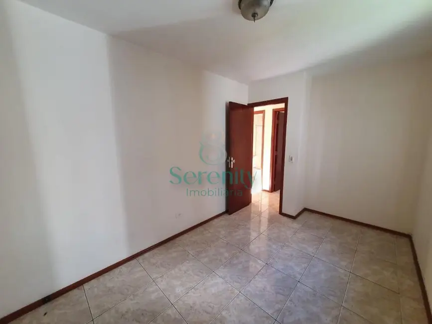 Apartamento com 3 quartos para alugar, 77m2 em Antares, Londrina - PR - imagem 8 Foto 8 de Apartamento com 3 quartos para alugar, 77m2 em Antares, Londrina - PR