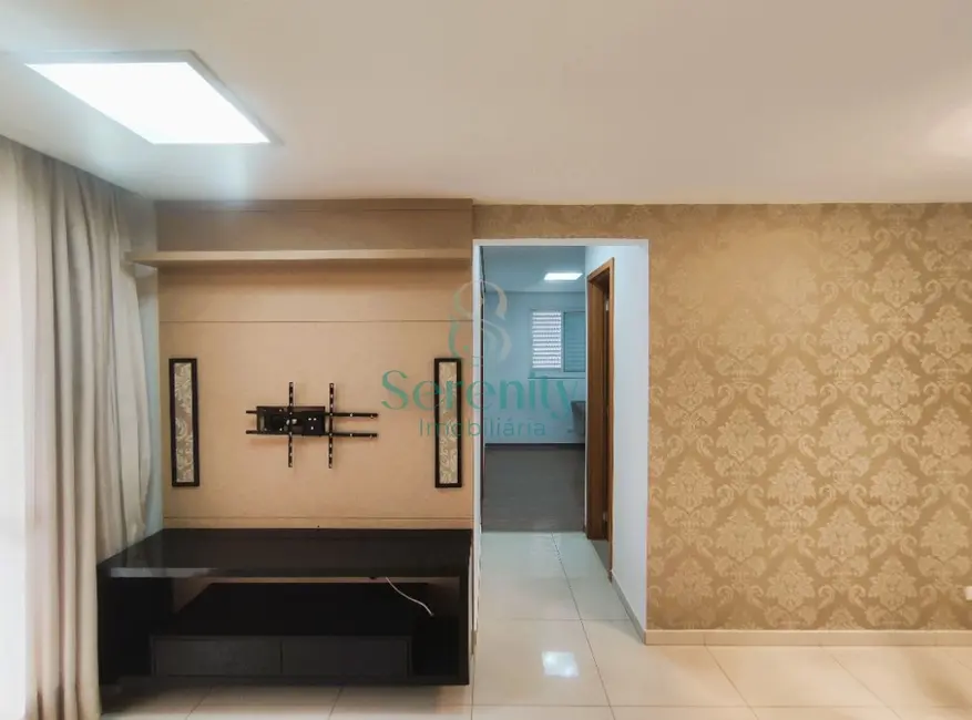 Foto 3 de Apartamento com 2 quartos para alugar, 74m2 em Centro, Londrina - PR