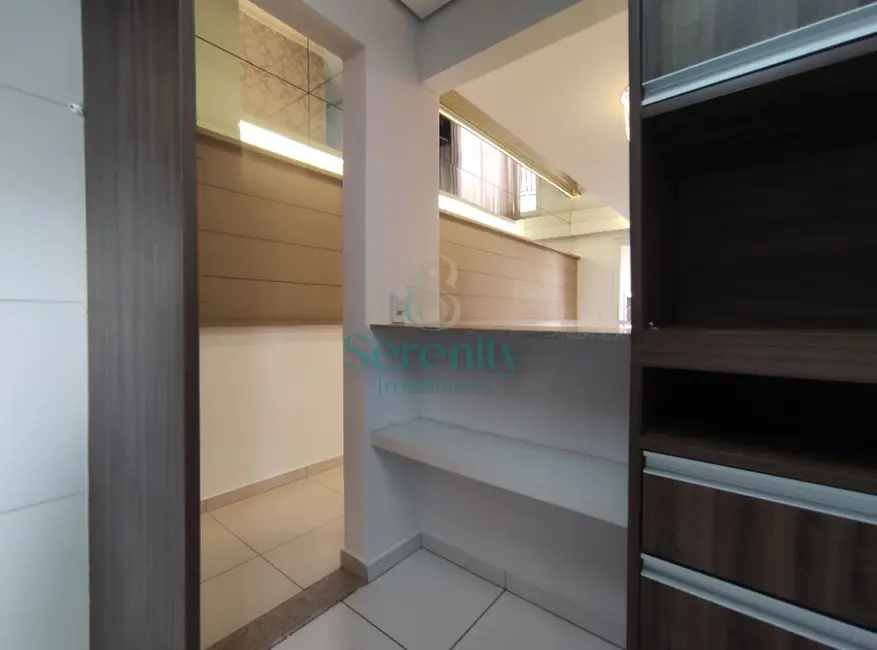 Foto 8 de Apartamento com 2 quartos para alugar, 74m2 em Centro, Londrina - PR