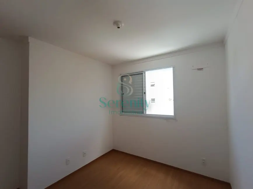 Apartamento com 2 quartos para alugar, 40m2 em Londrina - PR - imagem 9 Foto 9 de Apartamento com 2 quartos para alugar, 40m2 em Londrina - PR