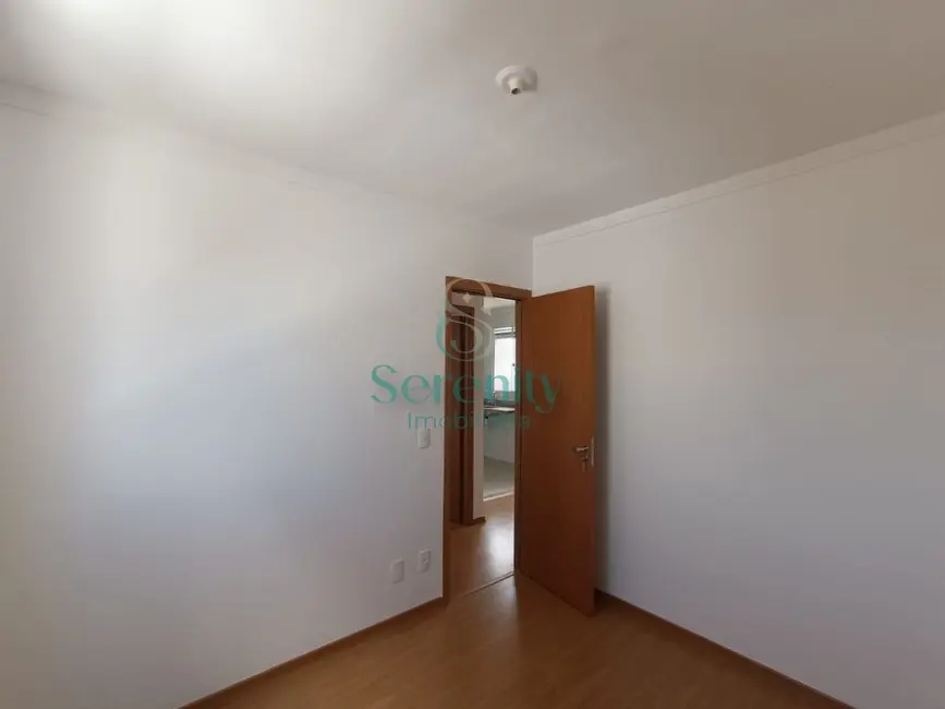 Apartamento com 2 quartos para alugar, 40m2 em Londrina - PR - imagem 4 Foto 4 de Apartamento com 2 quartos para alugar, 40m2 em Londrina - PR