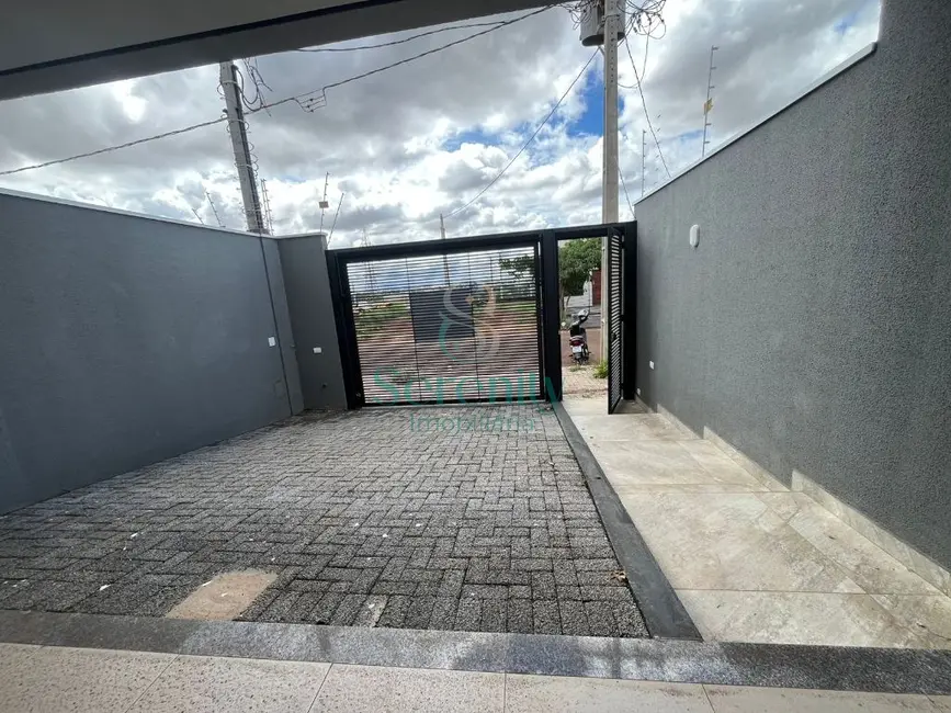Foto 2 de Sobrado com 3 quartos à venda, 136m2 em Marumbi, Londrina - PR