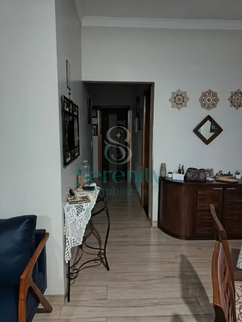 Casa com 3 quartos à venda, 134m2 em Jardim Alto do Cafezal, Londrina - PR - imagem 8 Foto 8 de Casa com 3 quartos à venda, 134m2 em Jardim Alto do Cafezal, Londrina - PR