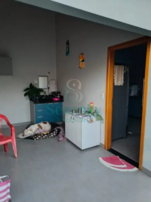Casa com 3 quartos à venda, 134m2 em Jardim Alto do Cafezal, Londrina - PR - imagem 3 Foto 3 de Casa com 3 quartos à venda, 134m2 em Jardim Alto do Cafezal, Londrina - PR