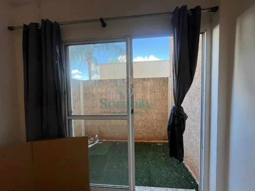 Foto 4 de Apartamento com 2 quartos à venda, 46m2 em Londrina - PR