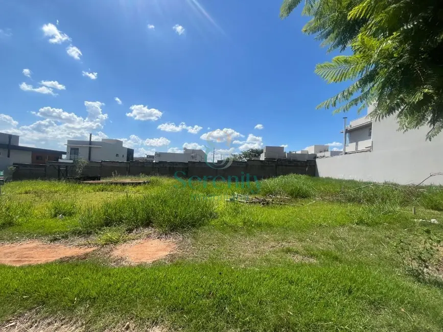 Foto 4 de Terreno / Lote à venda, 253m2 em Gleba Simon Frazer, Londrina - PR