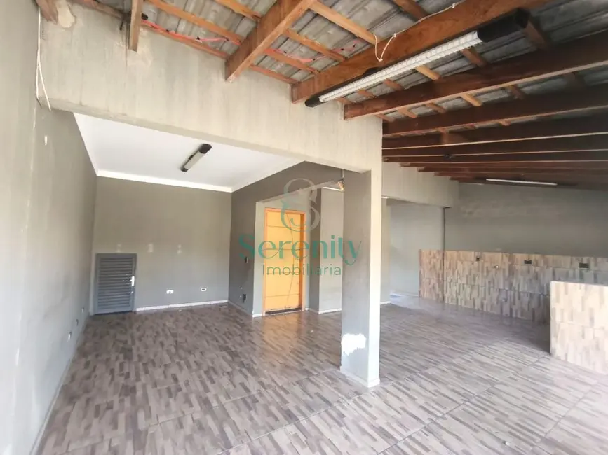 Foto 1 de Sobrado com 3 quartos para alugar, 130m2 em Califórnia, Londrina - PR