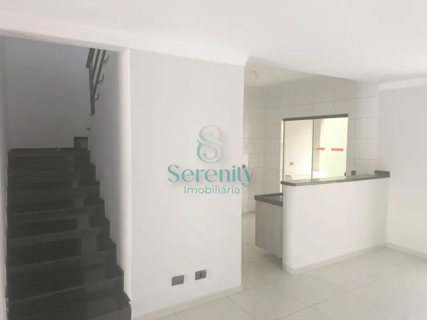 Foto 8 de Sobrado com 3 quartos para alugar, 130m2 em Califórnia, Londrina - PR