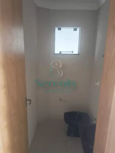 Foto 7 de Sobrado com 3 quartos para alugar, 130m2 em Califórnia, Londrina - PR