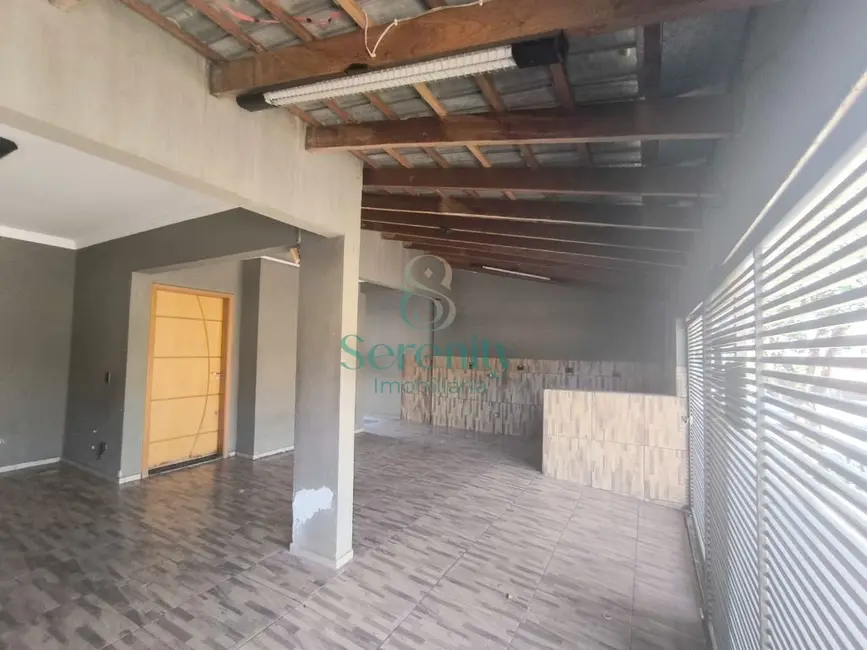 Foto 2 de Sobrado com 3 quartos para alugar, 130m2 em Califórnia, Londrina - PR