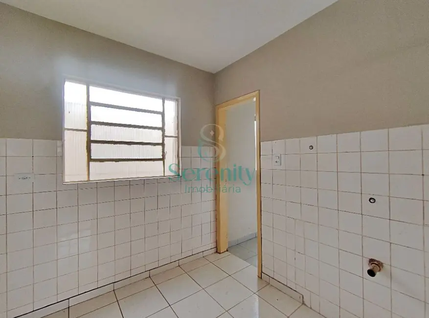 Foto 8 de Apartamento com 3 quartos para alugar, 57m2 em Parque Jamaica, Londrina - PR