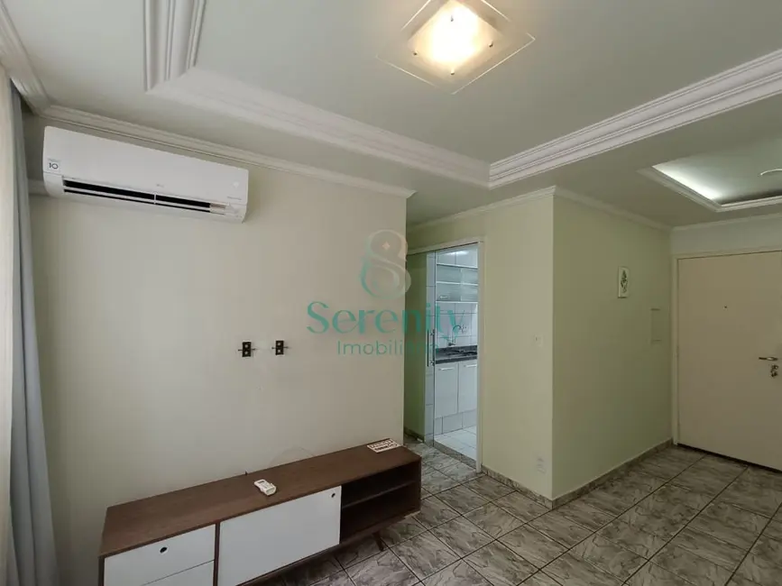 Foto 5 de Apartamento com 3 quartos para alugar, 52m2 em Parque Jamaica, Londrina - PR