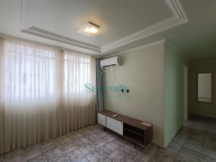 Foto 2 de Apartamento com 3 quartos para alugar, 52m2 em Parque Jamaica, Londrina - PR