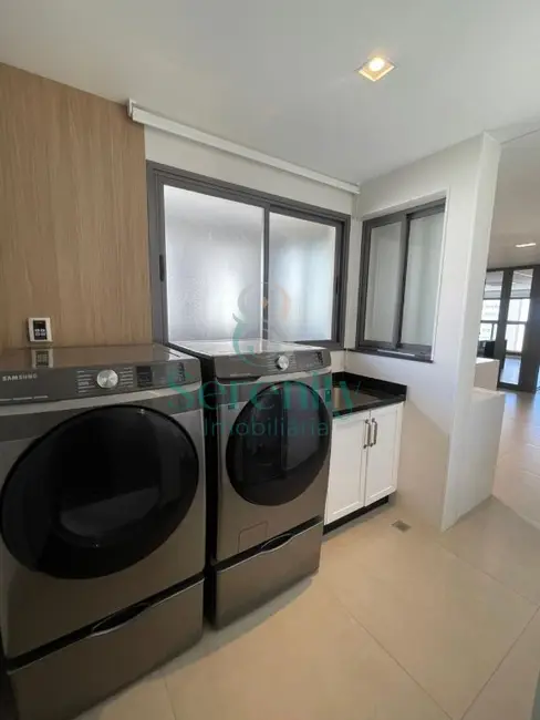 Foto 2 de Apartamento com 3 quartos à venda, 207m2 em Santa Rosa, Londrina - PR