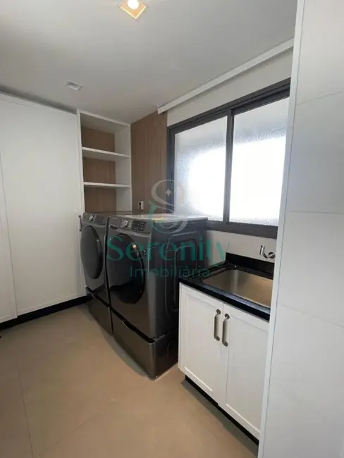 Foto 3 de Apartamento com 3 quartos à venda, 207m2 em Santa Rosa, Londrina - PR