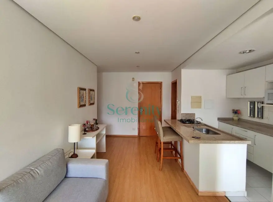 Foto 2 de Apartamento com 1 quarto para alugar, 56m2 em Centro, Londrina - PR
