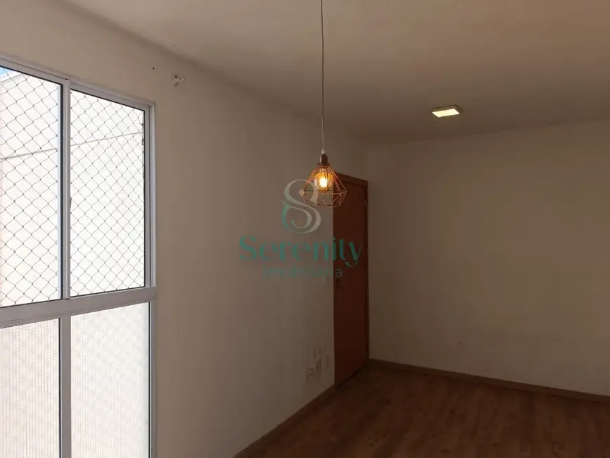 Foto 3 de Apartamento com 2 quartos para alugar, 43m2 em Londrina - PR