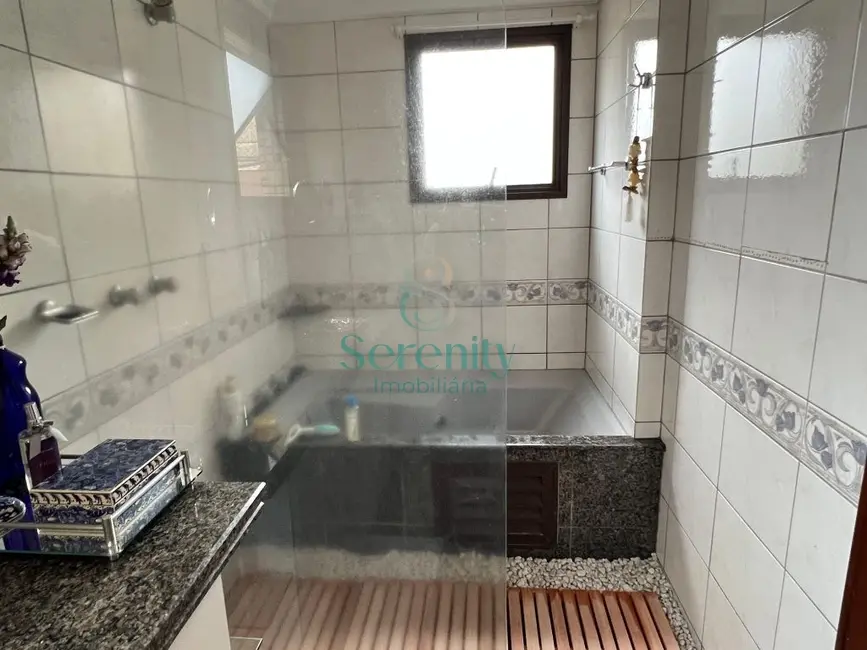 Foto 9 de Apartamento com 4 quartos à venda, 178m2 em Centro, Londrina - PR