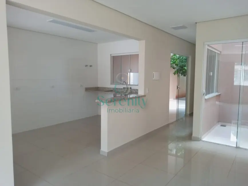 Foto 3 de Sobrado com 3 quartos para alugar, 100m2 em Bandeirantes, Londrina - PR