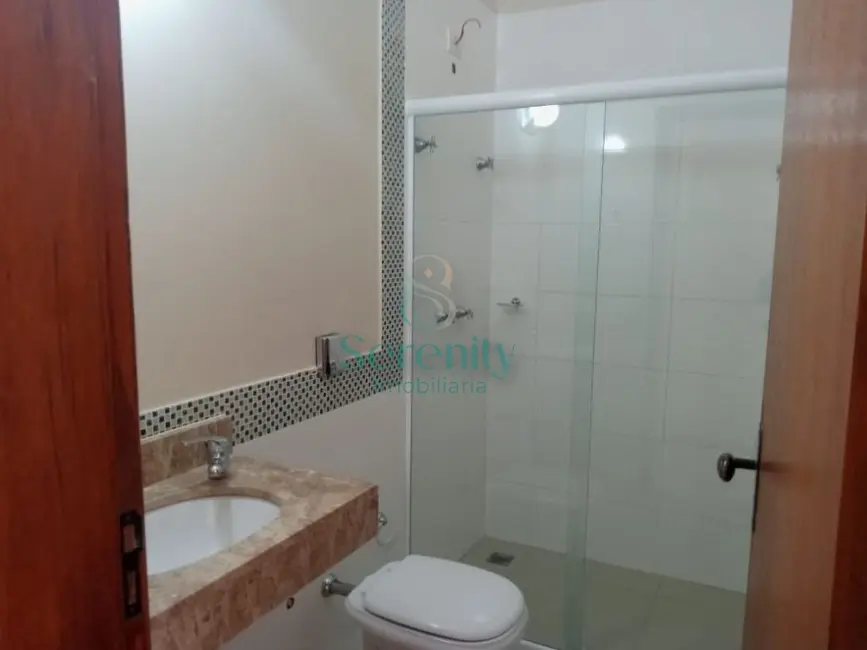 Foto 8 de Sobrado com 3 quartos para alugar, 100m2 em Bandeirantes, Londrina - PR