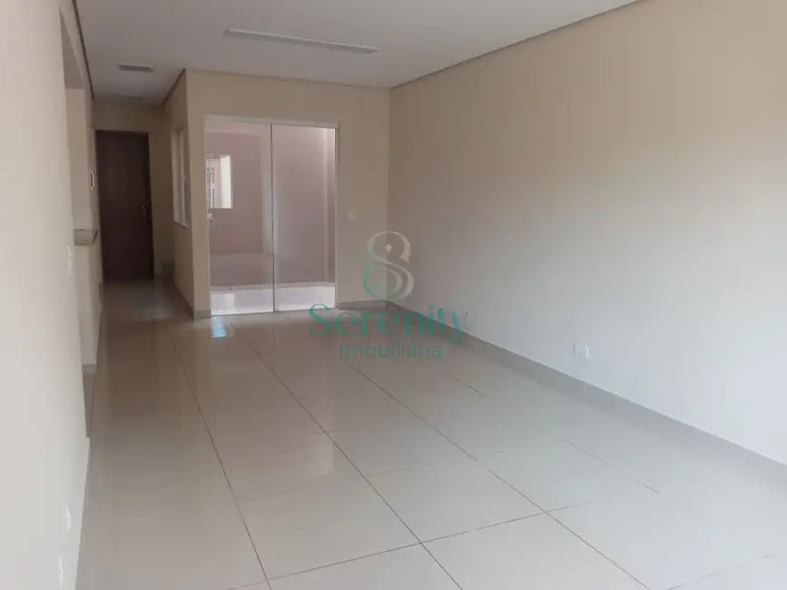 Foto 2 de Sobrado com 3 quartos para alugar, 100m2 em Bandeirantes, Londrina - PR
