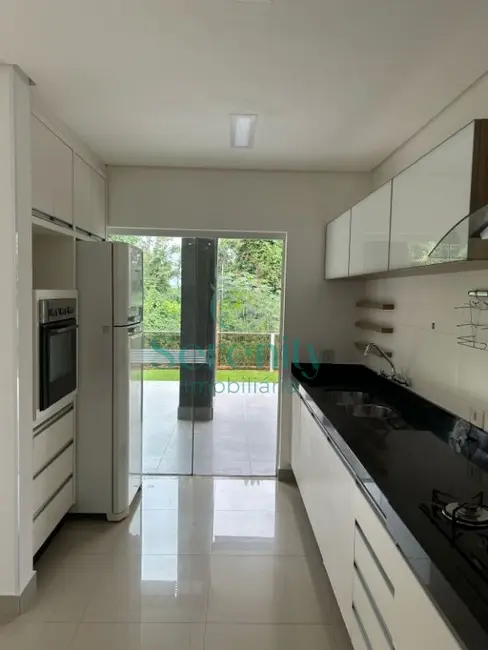 Foto 5 de Casa com 3 quartos para alugar, 198m2 em Vivendas do Arvoredo, Londrina - PR