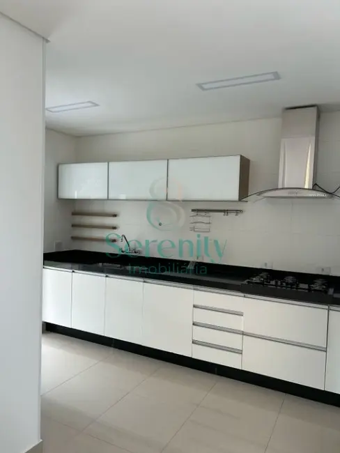 Foto 4 de Casa com 3 quartos para alugar, 198m2 em Vivendas do Arvoredo, Londrina - PR
