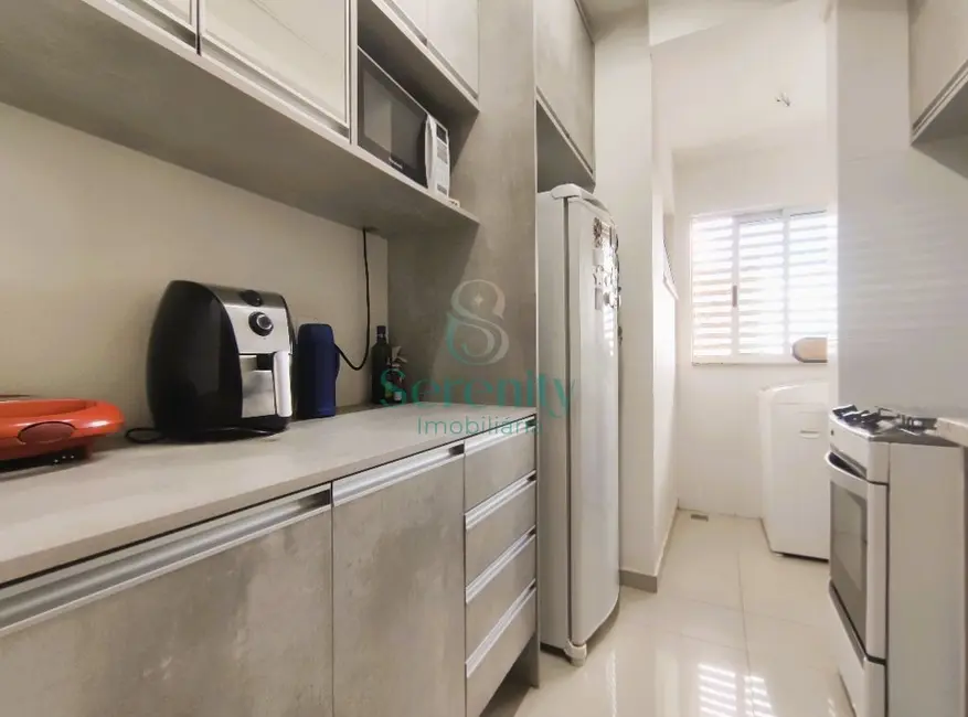 Foto 8 de Apartamento com 3 quartos para alugar, 60m2 em Vitória, Londrina - PR