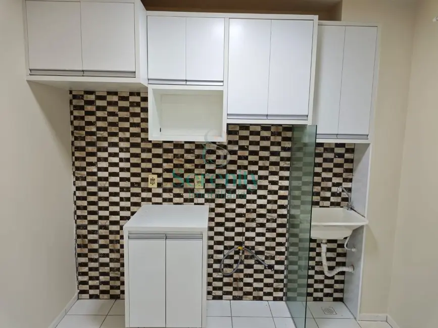 Foto 6 de Apartamento com 2 quartos para alugar, 45m2 em Londrina - PR