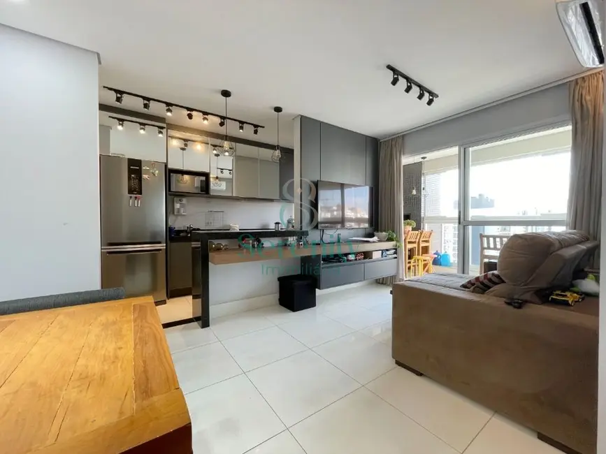 Foto 5 de Apartamento com 2 quartos à venda, 75m2 em Santa Rosa, Londrina - PR